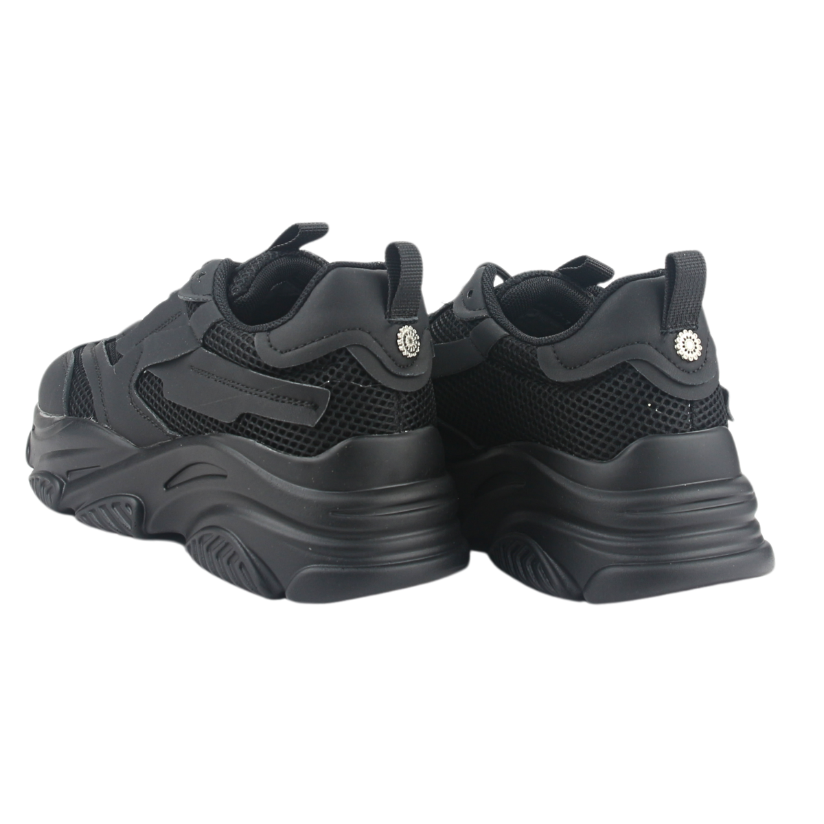 Zapatilla Chalada Mujer Mad-1 Negro Urbano